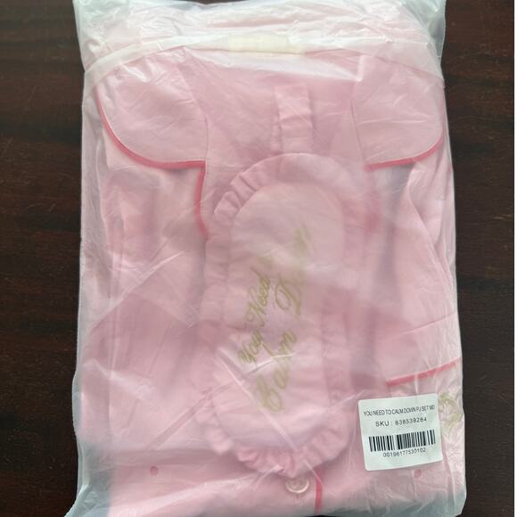 TAYLOR SWIFT NWT | PINK YOU NEED TO CALM DOWN PJ PAJAMA SET AND EYE MASK | Med - Picture 3 of 6